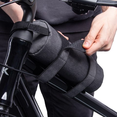 Torba rowerowa termiczna na bidon butelkę mocowana do ramy lub kierownicy 0.7L szara Torba rowerowa termiczna na bidon butelkę mocowana do ramy lub kierownicy 0.7L szara