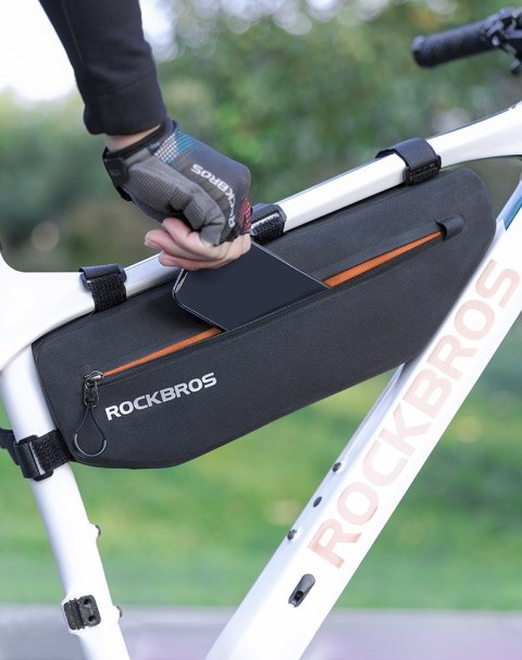 Wodoodporna torba rowerowa mocowana na rzepy pod ramę 3L czarna Wodoodporna torba rowerowa mocowana na rzepy pod ramę 3L czarna