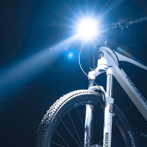 Lampka rowerowa przednia z funkcją latarki biała 600lm IPX6 USB-C - czarna Lampka rowerowa przednia z funkcją latarki biała 600lm IPX6 USB-C - czarna