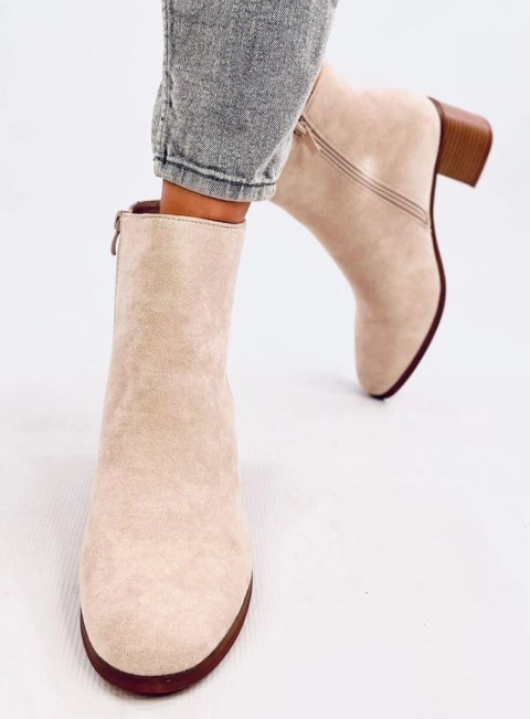 Botki na obcasie zamszowe klasyczne NATINA BEIGE Botki na obcasie zamszowe klasyczne NATINA BEIGE