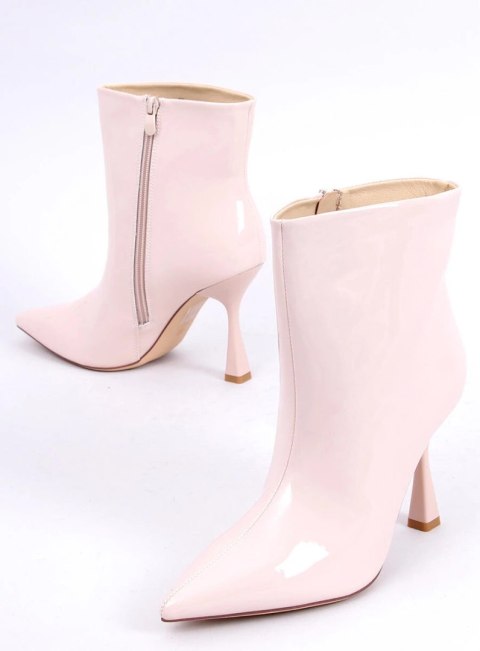 Botki lakierowane na szpilce SYLVIA BEIGE Botki lakierowane na szpilce SYLVIA BEIGE